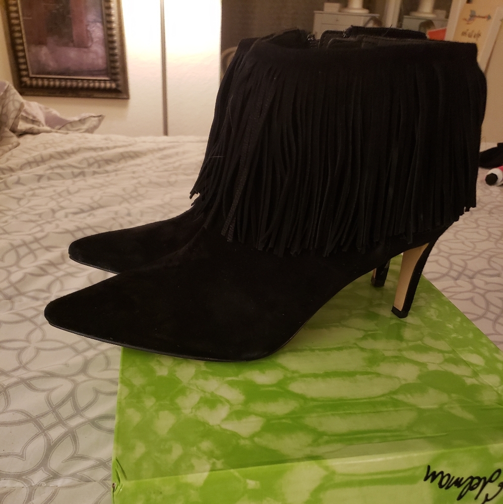 Boots - Picture 2 of 4